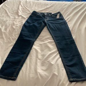 Size 6 Old Navy Super Skinny Mid-Rise Jeans